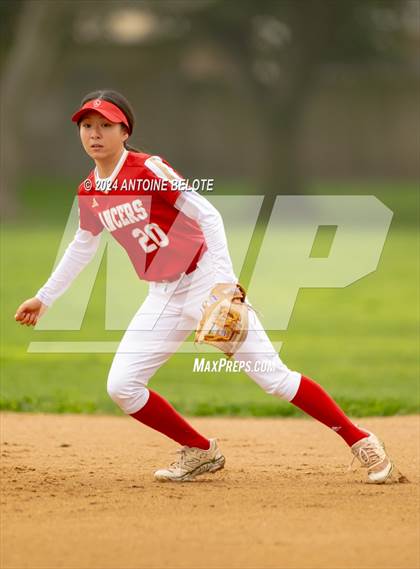 Thumbnail 3 in Los Alamitos vs. Orange Lutheran photogallery.