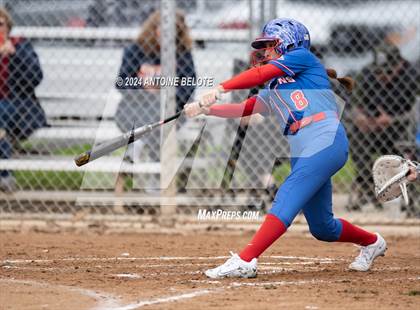Thumbnail 2 in Los Alamitos vs. Orange Lutheran photogallery.