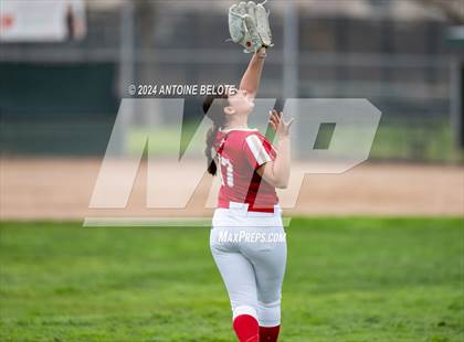 Thumbnail 3 in Los Alamitos vs. Orange Lutheran photogallery.