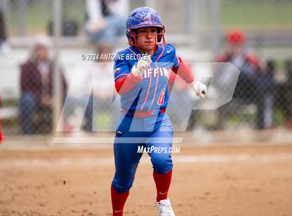 Thumbnail 3 in Los Alamitos vs. Orange Lutheran photogallery.