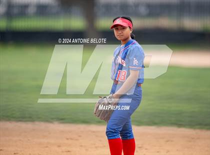 Thumbnail 1 in Los Alamitos vs. Orange Lutheran photogallery.