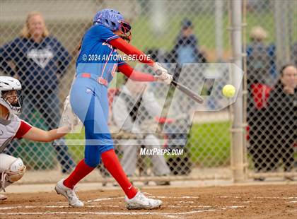 Thumbnail 3 in Los Alamitos vs. Orange Lutheran photogallery.