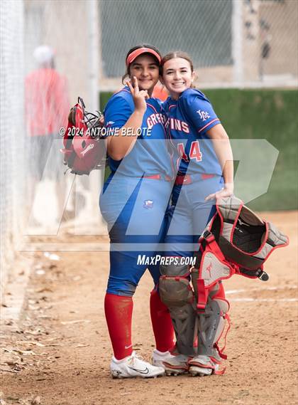 Thumbnail 1 in Los Alamitos vs. Orange Lutheran photogallery.