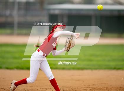 Thumbnail 1 in Los Alamitos vs. Orange Lutheran photogallery.