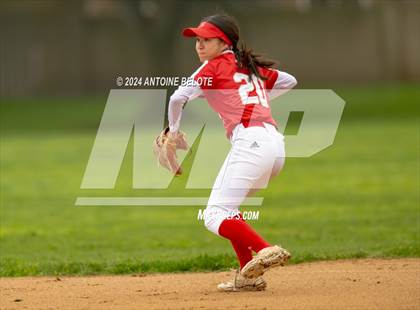 Thumbnail 1 in Los Alamitos vs. Orange Lutheran photogallery.