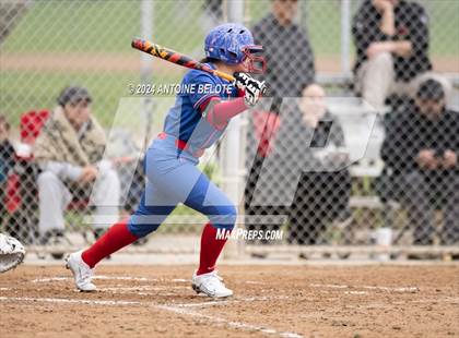Thumbnail 3 in Los Alamitos vs. Orange Lutheran photogallery.
