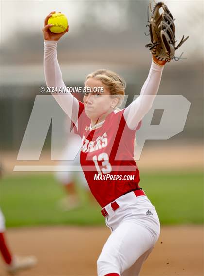 Thumbnail 3 in Los Alamitos vs. Orange Lutheran photogallery.