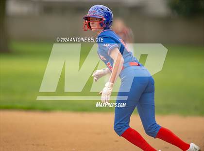 Thumbnail 3 in Los Alamitos vs. Orange Lutheran photogallery.