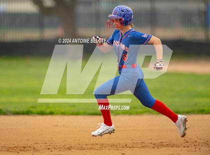 Thumbnail 2 in Los Alamitos vs. Orange Lutheran photogallery.