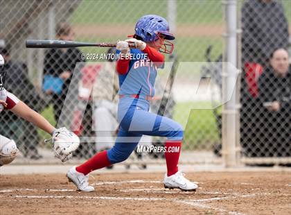 Thumbnail 1 in Los Alamitos vs. Orange Lutheran photogallery.