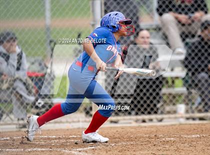 Thumbnail 2 in Los Alamitos vs. Orange Lutheran photogallery.