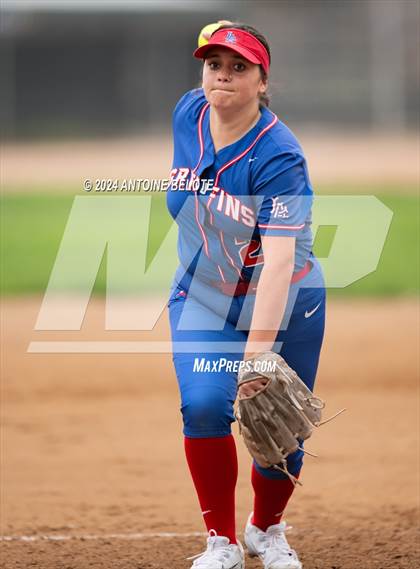 Thumbnail 2 in Los Alamitos vs. Orange Lutheran photogallery.