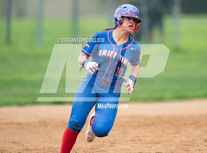 Thumbnail 3 in Los Alamitos vs. Orange Lutheran photogallery.
