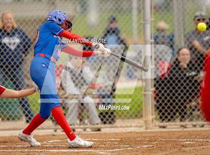 Thumbnail 1 in Los Alamitos vs. Orange Lutheran photogallery.