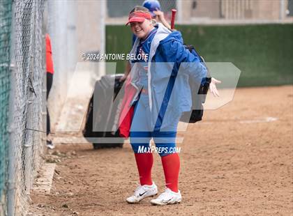 Thumbnail 3 in Los Alamitos vs. Orange Lutheran photogallery.