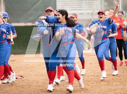 Thumbnail 1 in Los Alamitos vs. Orange Lutheran photogallery.