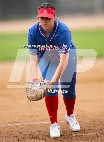 Thumbnail 3 in Los Alamitos vs. Orange Lutheran photogallery.