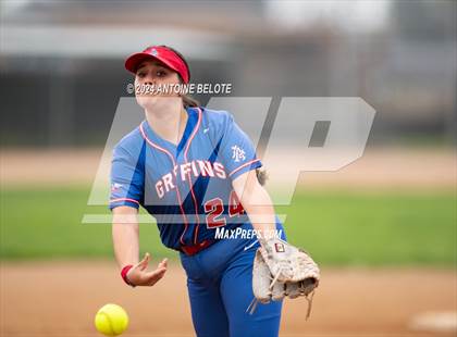 Thumbnail 3 in Los Alamitos vs. Orange Lutheran photogallery.