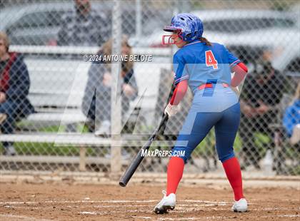 Thumbnail 1 in Los Alamitos vs. Orange Lutheran photogallery.