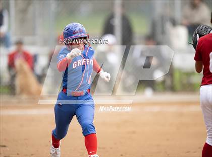 Thumbnail 3 in Los Alamitos vs. Orange Lutheran photogallery.