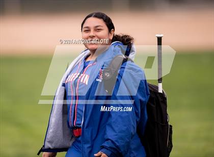 Thumbnail 2 in Los Alamitos vs. Orange Lutheran photogallery.
