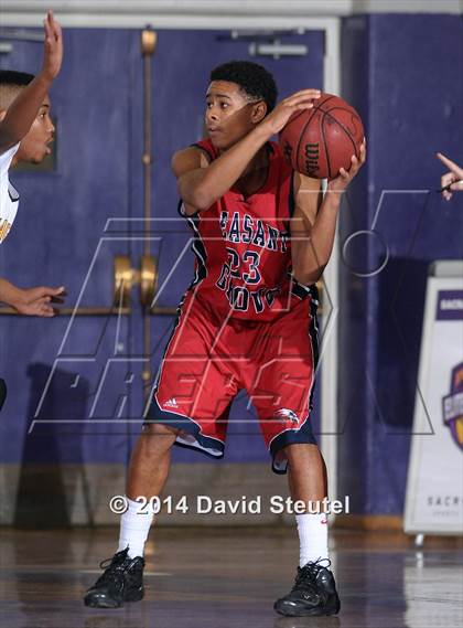 Thumbnail 2 in Pleasant Grove vs. Eisenhower (St. Hope Elite Classic) photogallery.