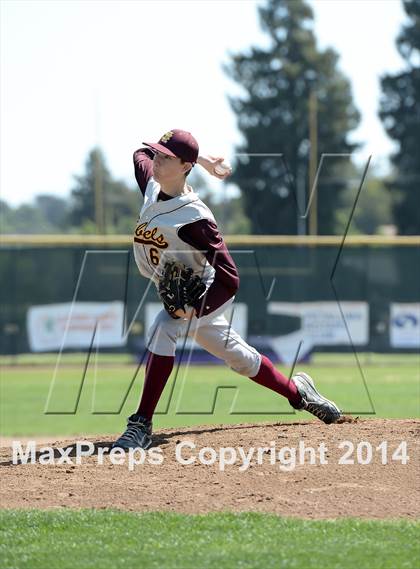 Thumbnail 3 in San Lorenzo @ Petaluma photogallery.