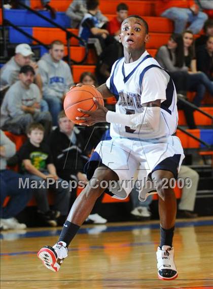 Thumbnail 3 in Findlay Prep vs. Our Savior New American (Marshall County Hoopfest) photogallery.