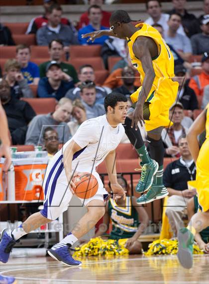 Thumbnail 3 in Wylie vs. Madison (UIL 3A Semifinal) photogallery.