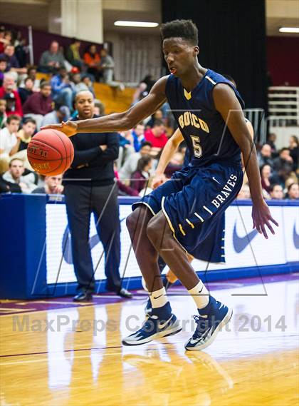 Thumbnail 2 in St. John Bosco vs. St. Frances Academy (Spalding Hoophall Classic) photogallery.