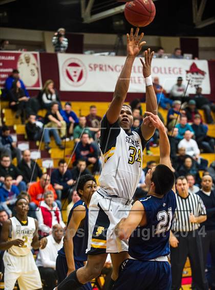 Thumbnail 3 in St. John Bosco vs. St. Frances Academy (Spalding Hoophall Classic) photogallery.