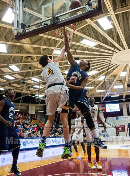 Thumbnail 1 in St. John Bosco vs. St. Frances Academy (Spalding Hoophall Classic) photogallery.