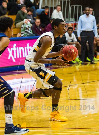 Thumbnail 3 in St. John Bosco vs. St. Frances Academy (Spalding Hoophall Classic) photogallery.