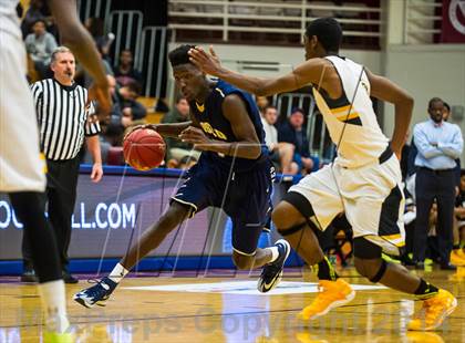 Thumbnail 1 in St. John Bosco vs. St. Frances Academy (Spalding Hoophall Classic) photogallery.