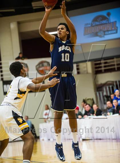 Thumbnail 3 in St. John Bosco vs. St. Frances Academy (Spalding Hoophall Classic) photogallery.
