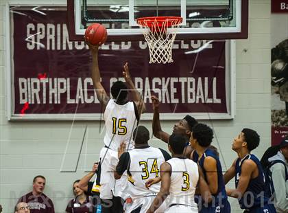 Thumbnail 3 in St. John Bosco vs. St. Frances Academy (Spalding Hoophall Classic) photogallery.