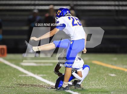 Thumbnail 2 in Western Christian vs Maranatha photogallery.