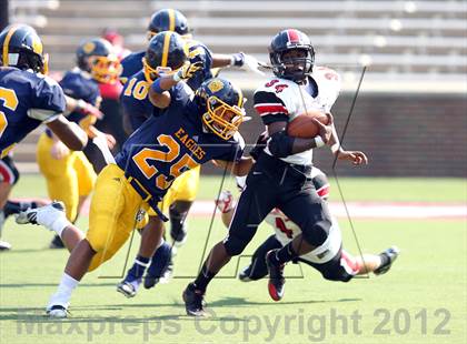 Thumbnail 2 in Walnut Hills vs. Oak Hills (Crosstown Showdown) photogallery.