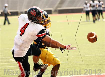 Thumbnail 1 in Walnut Hills vs. Oak Hills (Crosstown Showdown) photogallery.