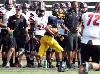 Thumbnail 1 in Walnut Hills vs. Oak Hills (Crosstown Showdown) photogallery.