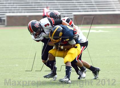 Thumbnail 3 in Walnut Hills vs. Oak Hills (Crosstown Showdown) photogallery.