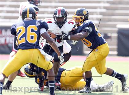 Thumbnail 1 in Walnut Hills vs. Oak Hills (Crosstown Showdown) photogallery.