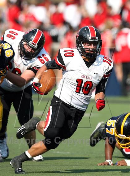 Thumbnail 3 in Walnut Hills vs. Oak Hills (Crosstown Showdown) photogallery.