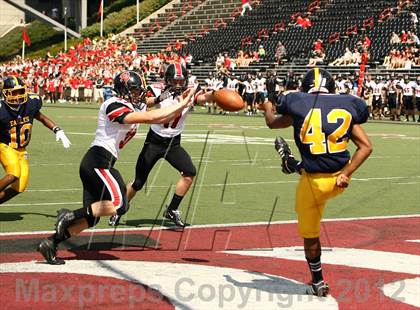 Thumbnail 1 in Walnut Hills vs. Oak Hills (Crosstown Showdown) photogallery.