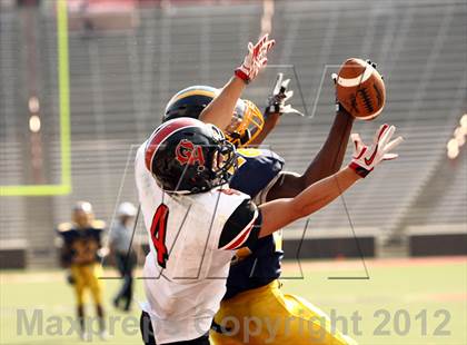Thumbnail 1 in Walnut Hills vs. Oak Hills (Crosstown Showdown) photogallery.