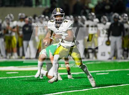 Thumbnail 1 in Buford vs. Carrollton (GHSA 6A Quarterfinal Playoff) photogallery.
