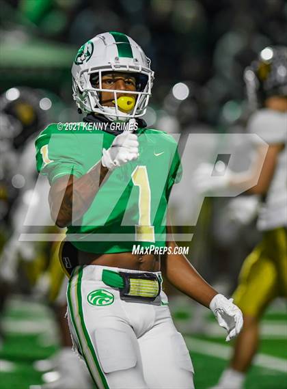 Thumbnail 2 in Buford vs. Carrollton (GHSA 6A Quarterfinal Playoff) photogallery.
