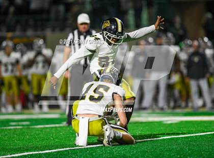 Thumbnail 1 in Buford vs. Carrollton (GHSA 6A Quarterfinal Playoff) photogallery.