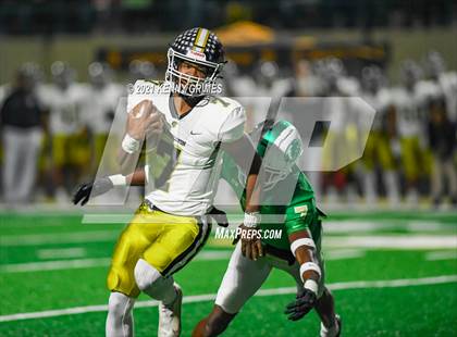 Thumbnail 2 in Buford vs. Carrollton (GHSA 6A Quarterfinal Playoff) photogallery.