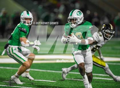 Thumbnail 2 in Buford vs. Carrollton (GHSA 6A Quarterfinal Playoff) photogallery.
